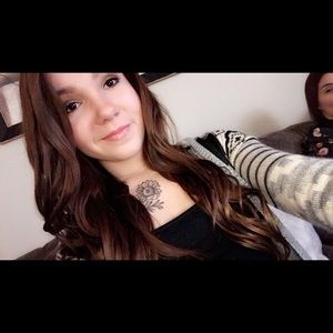 Meet your Posher, Alexis